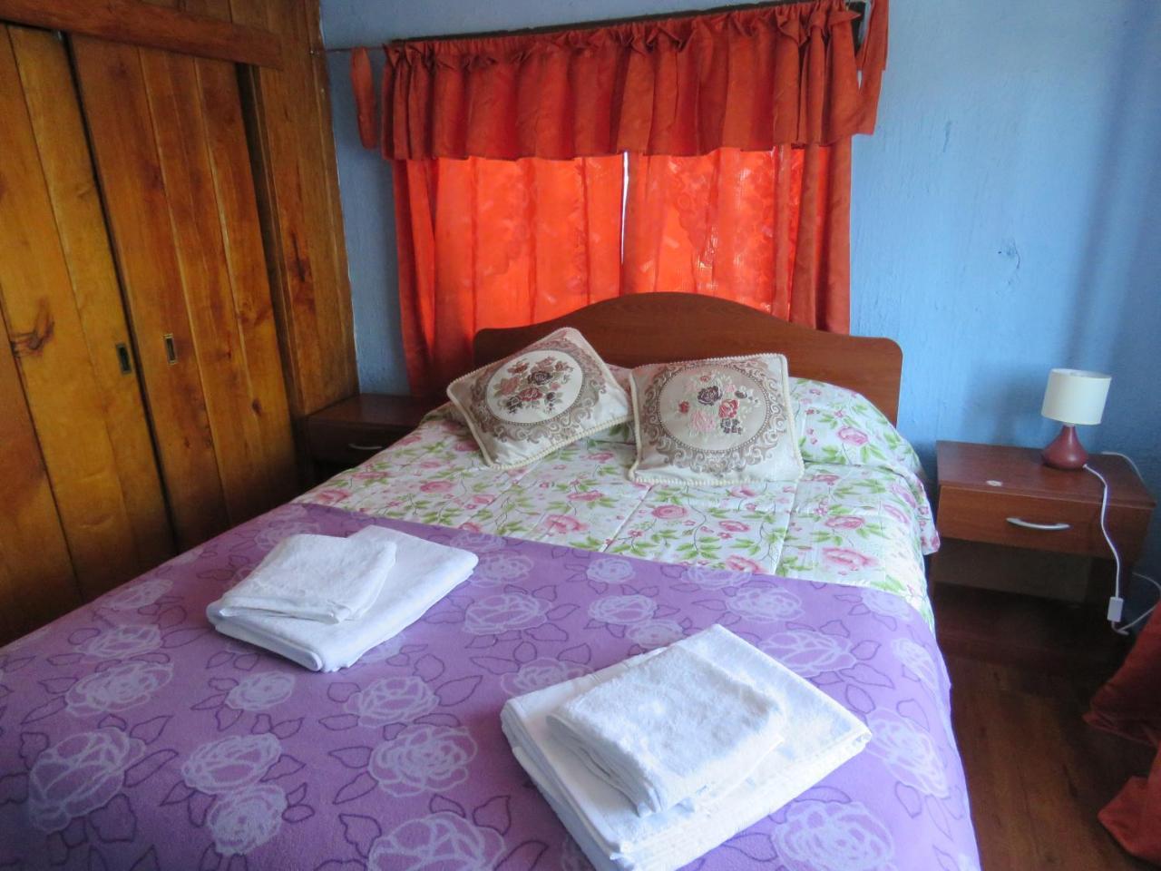 Hostal Y Cabanas Peumayen Пуэрто-Гуадаль Экстерьер фото